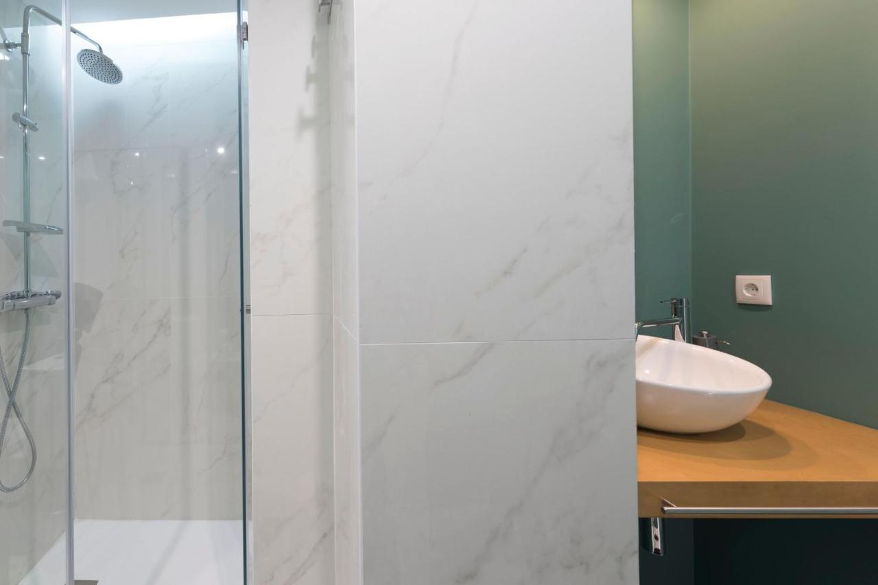 Lovelystay - Wohaza Apartment With Free Private Parking OOporto Esterno foto